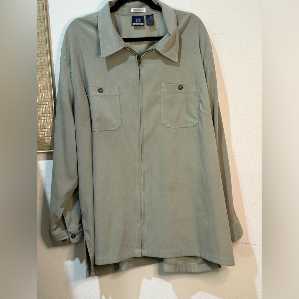 DCC WOMAN Stretch Shirt Jacket Green Zipper Front With Front Pockets Sz 26/28